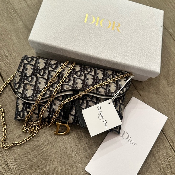 Saddle Long Wallet with Chain. Used on good condition. Box receipt and tag - Picture 6 of 6